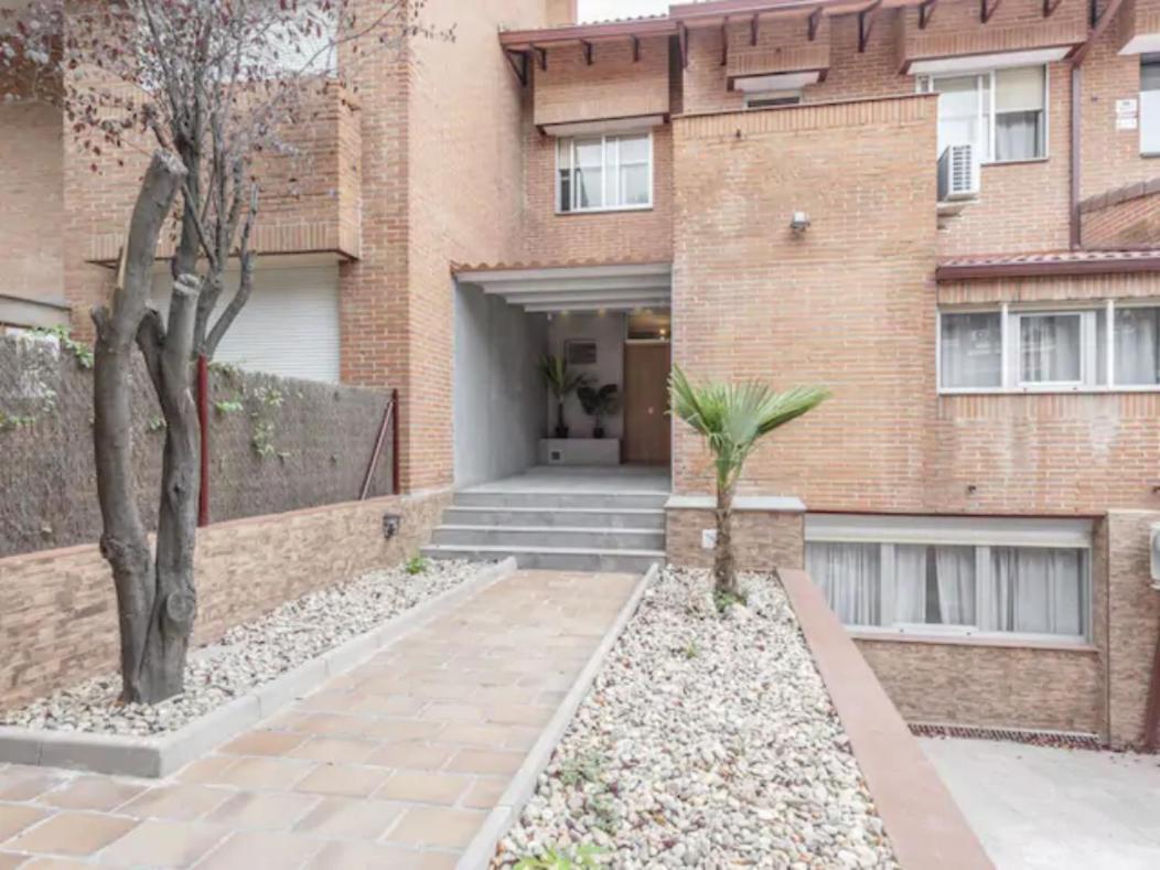 Hôtel Chalet Alameda De Osuna à Madrid Extérieur photo
