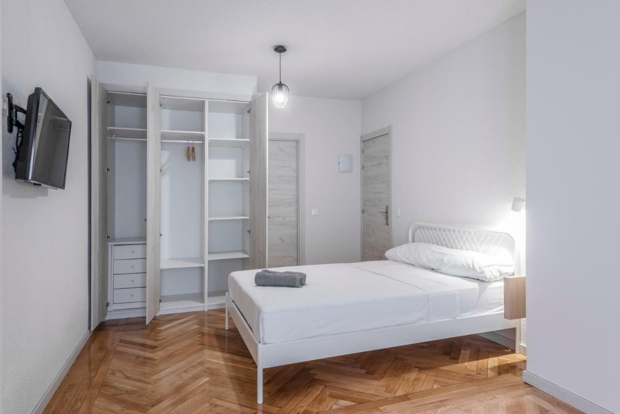 Hôtel Chalet Alameda De Osuna à Madrid Extérieur photo