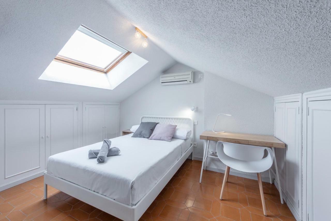 Hôtel Chalet Alameda De Osuna à Madrid Extérieur photo