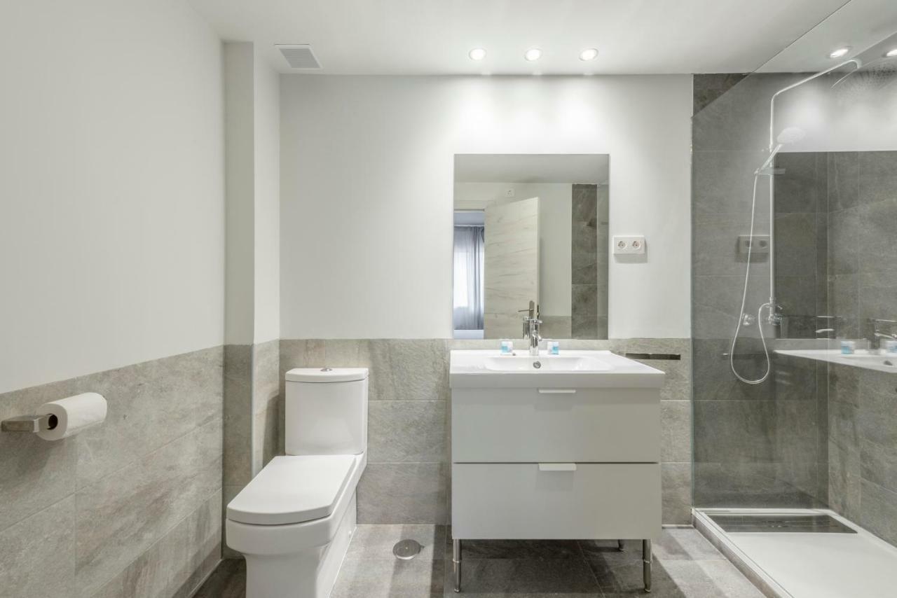Hôtel Chalet Alameda De Osuna à Madrid Extérieur photo